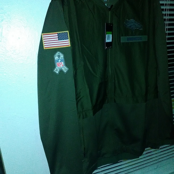 Bronco's - Picture 4 of 5